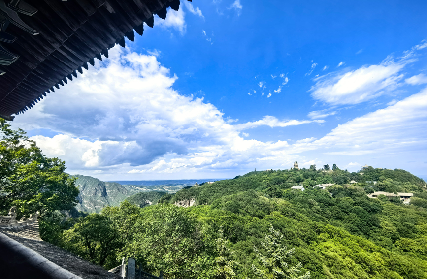 甘肃平凉崆峒山：悟武术之韵 享康养之乐